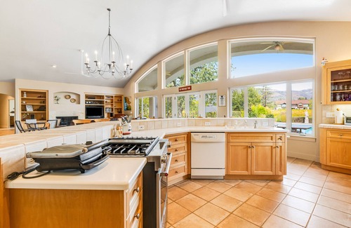 Kenwood House | Beautiful dog-friendly vineyard estate with private pool, hot tub, & bocce ball