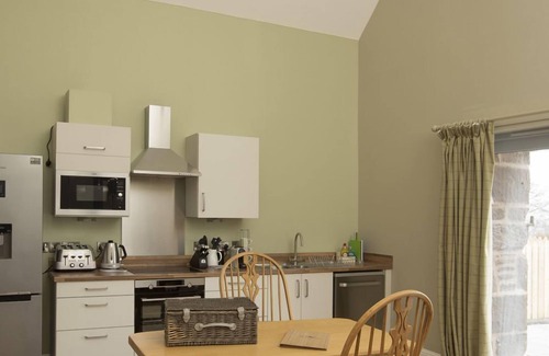 Crieff Cottage | Beautiful Doves Cottage - perfect for couples - Sleeps 2