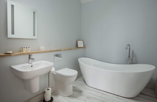 Crieff Cottage | Beautiful Doves Cottage - perfect for couples - Sleeps 2