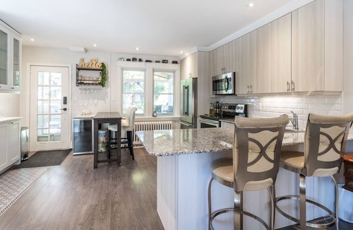 Burlington Bed & Breakfast | Beautiful Downtown Burlington Private Residence