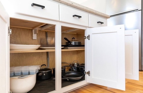 Chatham Apartment | Beautiful Downtown Chatham 1 Bed, Close to the Beach - Newly renovated + Patio