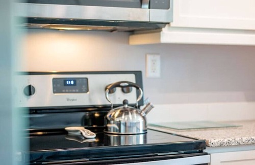 Central Business District House | Beautiful Downtown/River VIEWS! Walk Everywhere!