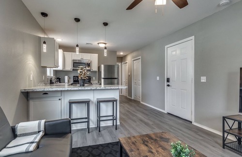 Bartlesville House | Beautiful Downtown modern 1 BR. 1 BA Washer+ Dryer