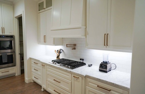 Tulsa House | Beautiful Dream of a home in Brookside Tulsa w/Hot tub
