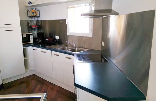 Monticello Apartment | Beautiful duplex design air-conditioned single storey facing the sea