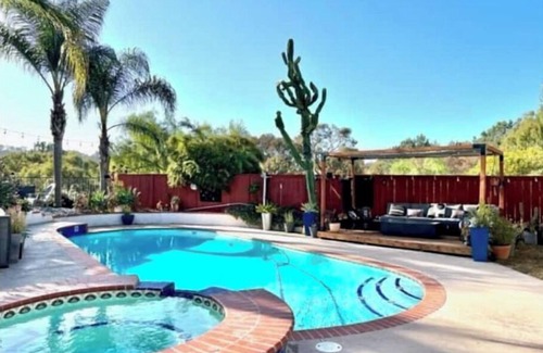Encinitas House | Beautiful Encinitas 4 bed w/pool & jacuzzi, 5 mins to beach!