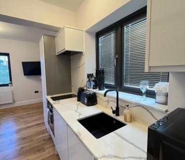 Hoe Street Apartment | Beautiful Entire Flat In London