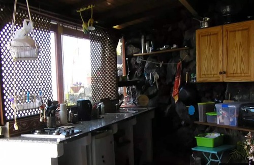 Los Llanos Ski Chalet | Beautiful wooden pavillon with cavelike kitchen and livingroom