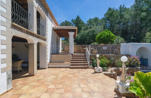 Santa Eulalia del Rio House | Beautiful Estate with Mountain View, Pool, Wi-Fi and Air Conditioning