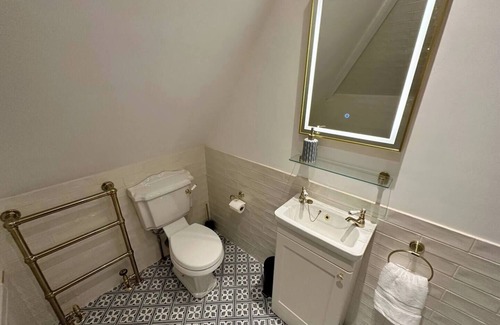 Eastbourne Apartment | Beautiful Escape to The Gables in Old Town