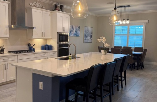 Biggar House | BEAUTIFUL EXCLUSIVE HOME IN GORGEOUS WILDBLUE! Seasonal or annual rental option