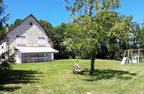 Saint-Julien-Maumont House | Beautiful fully renovated barn with swimming pool