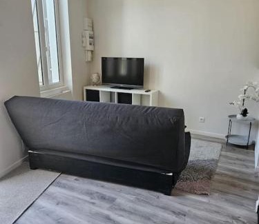 Veneux-les-Sablons House | Beautiful F2 apartment 5 stops by train from Paris