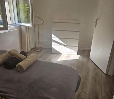 Veneux-les-Sablons House | Beautiful F2 apartment 5 stops by train from Paris