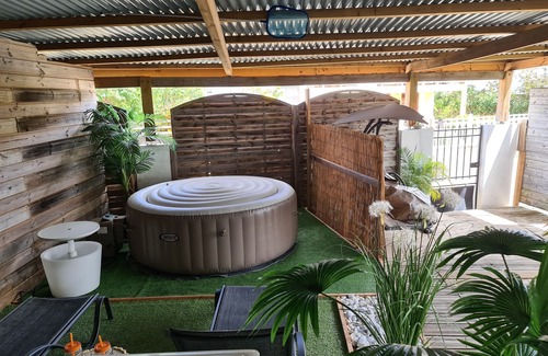 Tartane Apartment | Beautiful F2, jaccuzi, near beach (5mn walk)