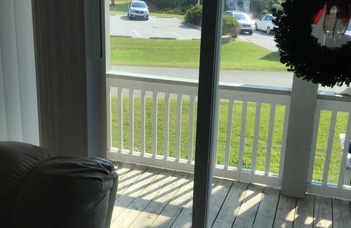 Emerald Isle Condo | BEAUTIFUL FALL GETAWAY! The breeze is flowing and the fish are jumping!