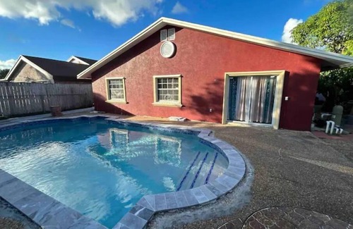 North Lauderdale House | Beautiful Family home
