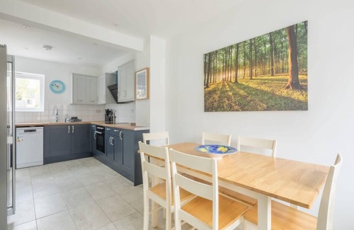 Cambridge House | Beautiful Family Home With Garden - Near River Cam
