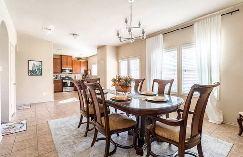 Barker House | Beautiful family Home; 5.5 miles to Katy Mills; Close to I10 & Grand-Parkway 99