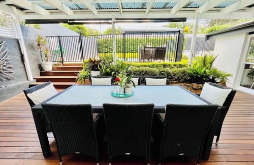 Bayview House | Beautiful family home close to parks, water and cafes.