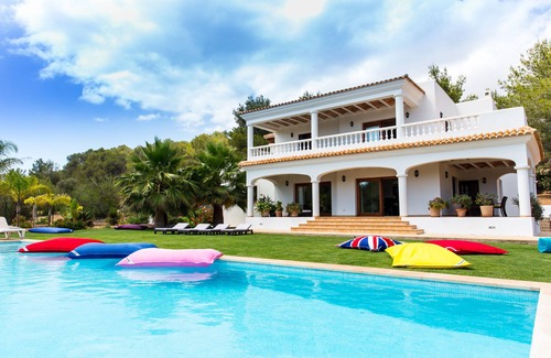 Sant Rafael de Sa Creu Villa | Beautiful family home in the middle of nature, free Wifi, air conditioning,.