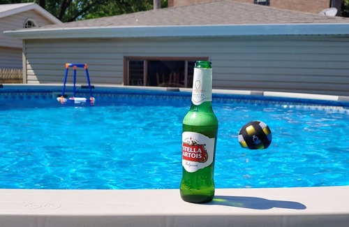 Galewood House | Beautiful family home located in Galewood & Mount Clare with pool and deck