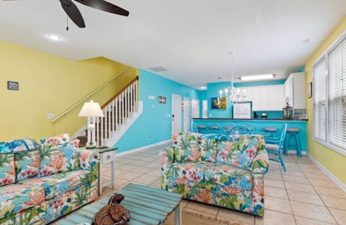 Surfside Beach House | BEAUTIFUL FAMILY FRIENDLY 4-bedroom home with AC in Surfside Beach, SC!