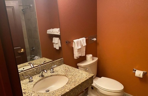 Wisconsin Dells Resort | Beautiful First Floor 3 Bedroom Condo Suite At Chula Vista Resort w/ Water Park