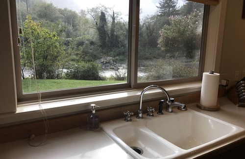 Tillamook House | Beautiful Fishing, Hunting, Horse riding Lodge right off the Wilson in Tillamook
