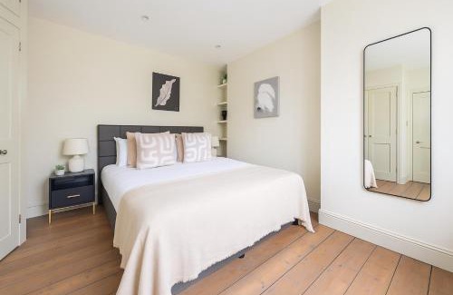 Islington Apartment | Beautiful Five-Bedroom House near Hammersmith