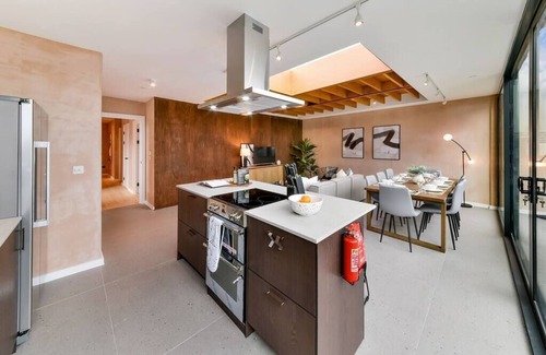 Victoria Apartment | Beautiful Flat in Hipster Hackney | Very Spacious!