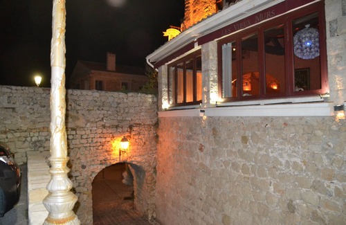 Antibes Old Town Apartment | Beautiful flat in the historical center of Antibes, between Nice and Cannes