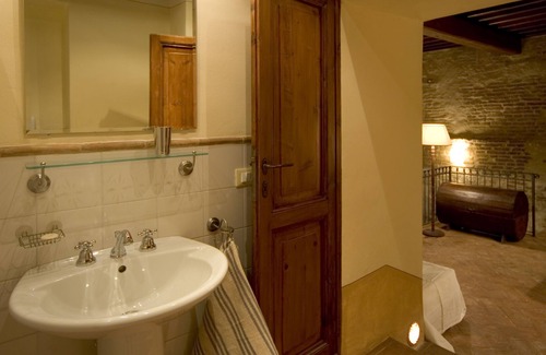 Montefalco Apartment | beautiful flat with pool in the center of Montefalco