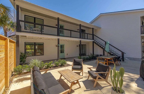 Saint Simons Island Condo | *Beautiful* Folly Flats Just STEPS from the Beach!