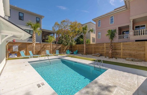 Saint Simons Island Condo | *Beautiful* Folly Flats Just STEPS from the Beach!