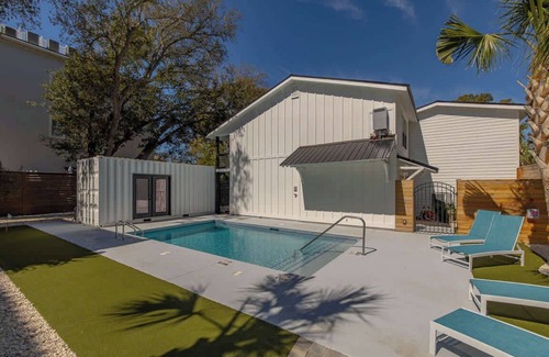 Saint Simons Island Condo | *Beautiful* Folly Flats Just STEPS from the Beach!