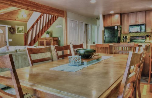 Albrightsville Ski Chalet | Beautiful four season chalet in lake community with WIFI, Central Air