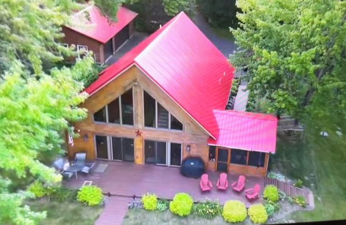 Siren Cabin | Beautiful four season chalet in northern Wisconsin Lakeshore