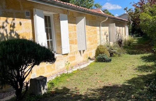 Ayguemorte-les-Graves Cottage | Beautiful character farmhouse in the heart of the Bordeaux vineyards -