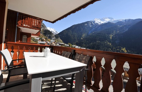 Champagny-en-Vanoise Apartment | Beautiful apartment center town calms near trade and skiing.