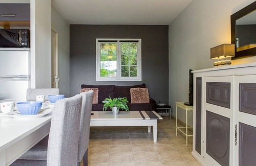 La Bastide-Clairence Apartment | Beautiful apartment for 6 guests with WIFI, pool, TV, terrace and pets allowed