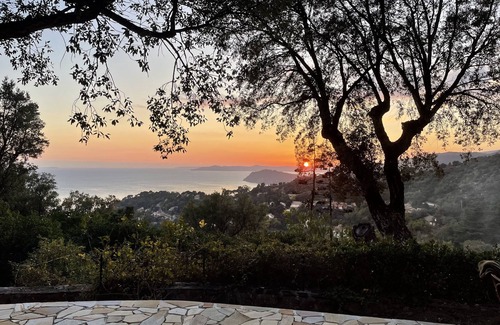 Le Rayol Villa | beautiful family villa with superb sea views and swimming pool