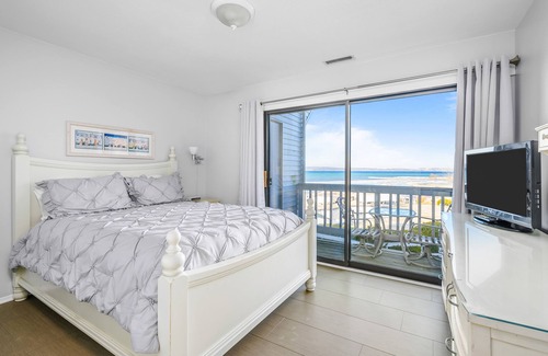 Acme Condo | Beautiful full bay views! On Grand Traverse Bay minutes from Traverse City!