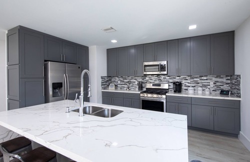 Downtown Hollywood House | BEAUTIFUL FULLY RENOVATED HOUSE ONLY MINUTES FROM THE BEACH!