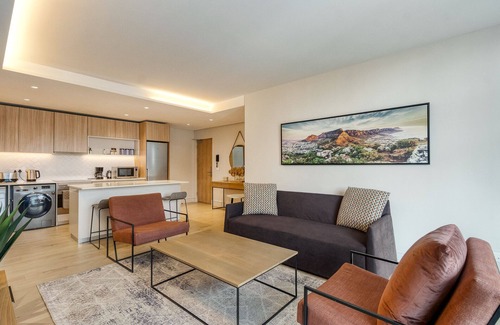Sea Point Apartment | Beautiful furnished apartment in Sea Point, Cape Town.