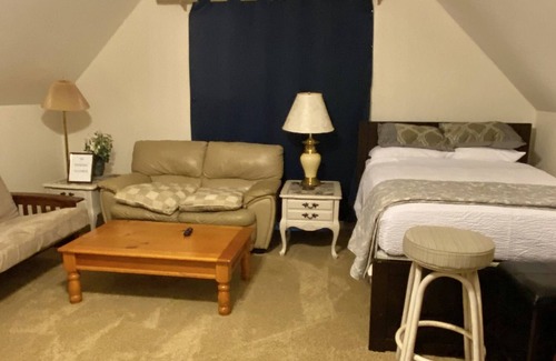 Apex Apartment | Beautiful Garage Studio in Apex Friendship Community