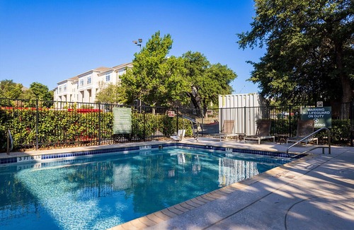 Gateway Apartment | Beautiful Gateway Studio w/Gym, Pool, nr Stadium, by Blueground