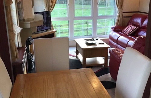 Newborough Ski Chalet | Beautiful 2-Bed Chalet in Llanfairpwllgwyngyll