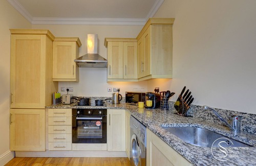 Leamington Spa Apartment | Beautiful, light & spacious Regency 2 bed apt