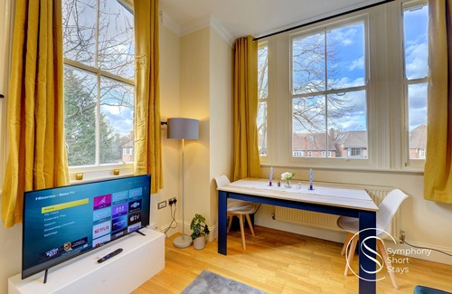 Leamington Spa Apartment | Beautiful, light & spacious Regency 2 bed apt